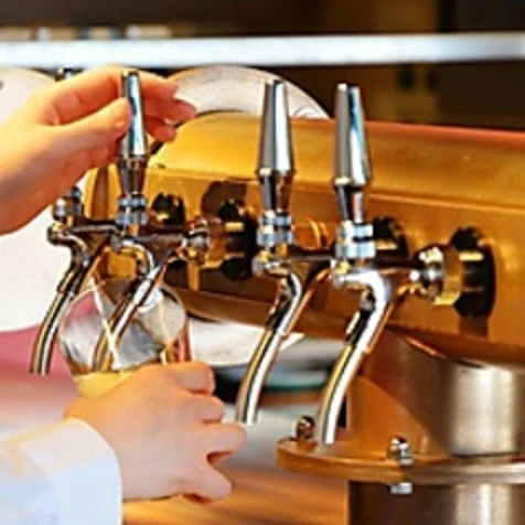 名駅での飲み会に！3時間飲み放題と8種の料理が付いたコース料理をご用意